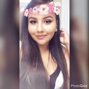 Meet your Posher, Manuela